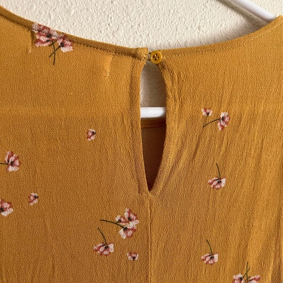 Floral tie front top - Picture 4 of 7